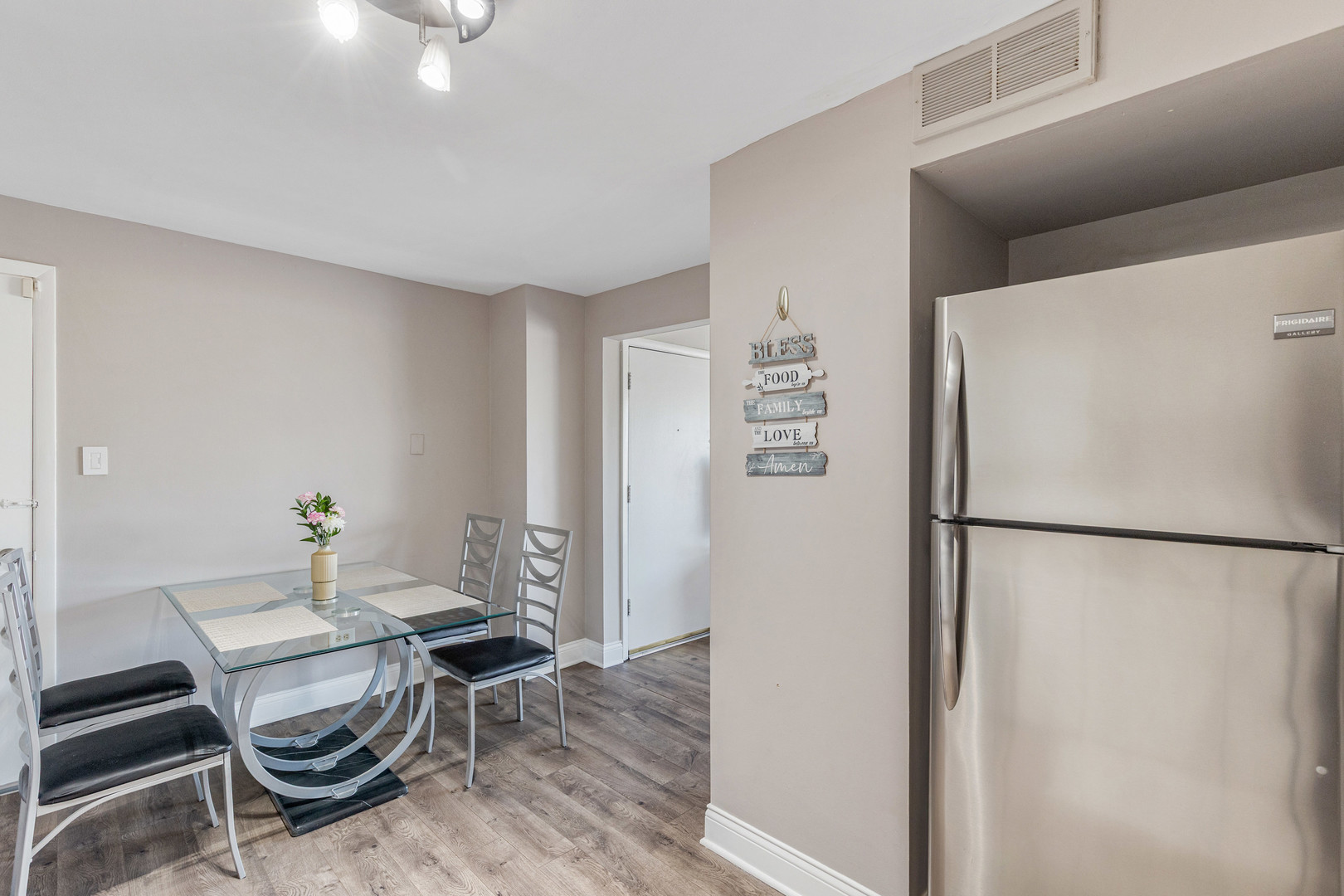 11116 S 84 Avenue #2B, Palos Hills, IL 60465