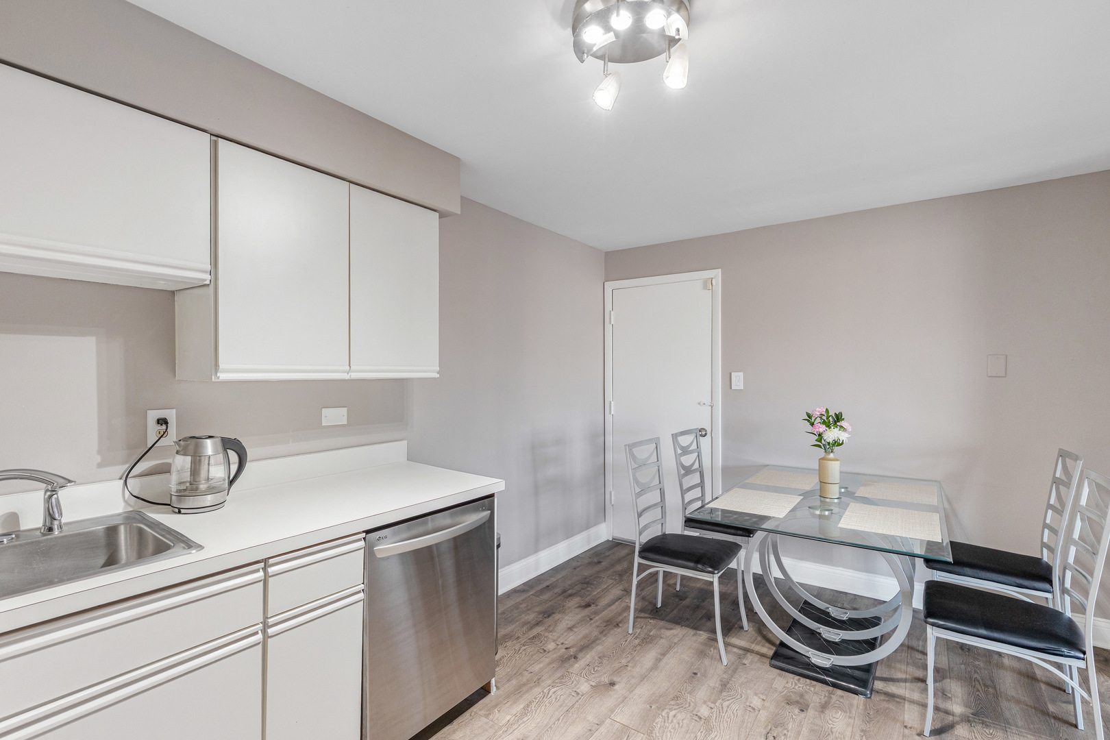 11116 S 84 Avenue #2B, Palos Hills, IL 60465