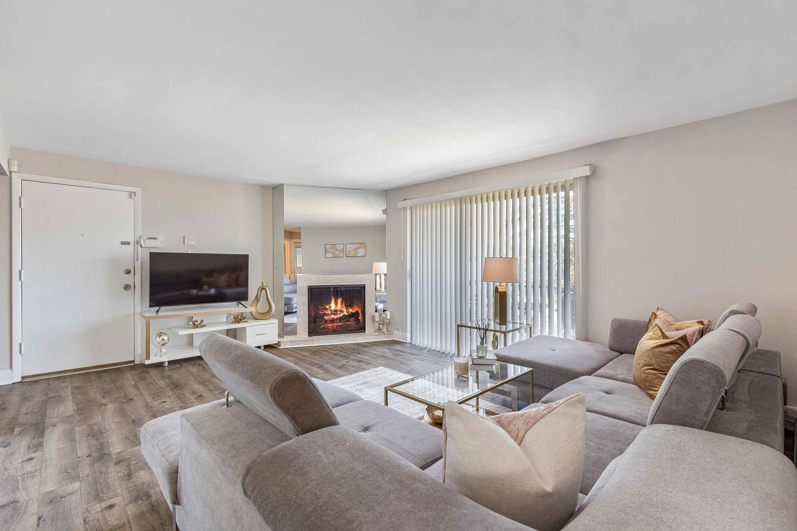 11116 S 84 Avenue #2B, Palos Hills, IL 60465