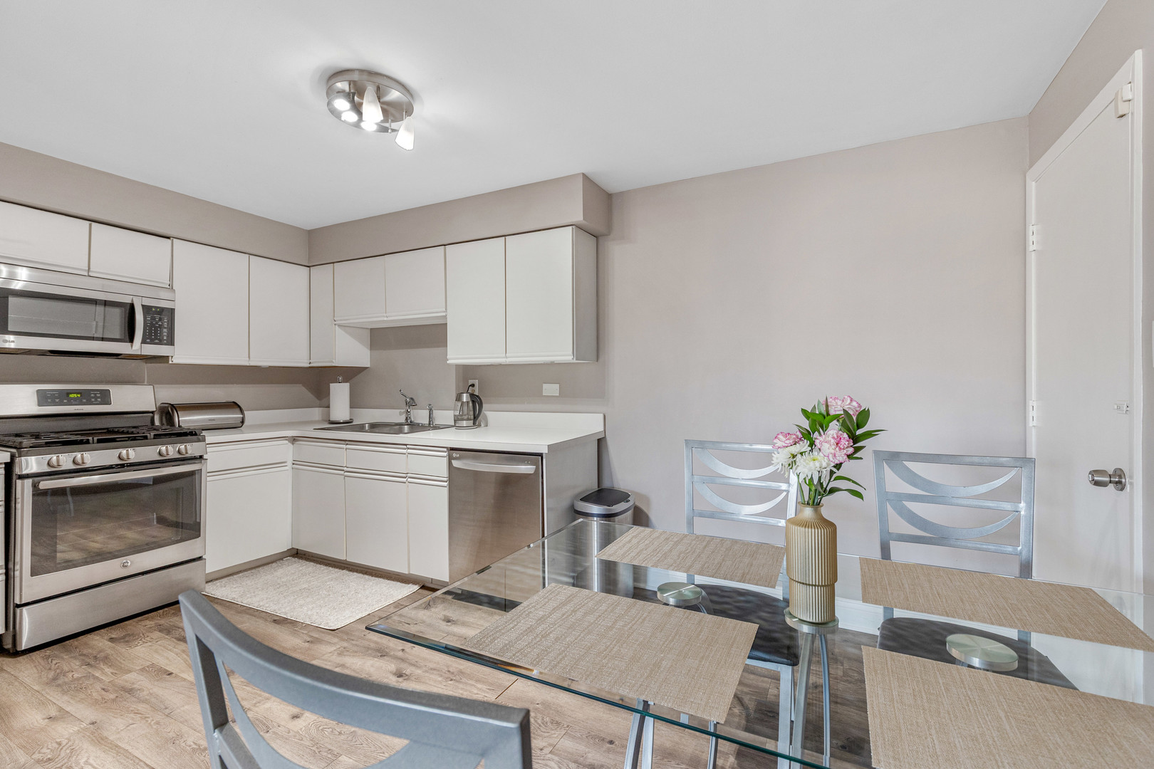 11116 S 84 Avenue #2B, Palos Hills, IL 60465