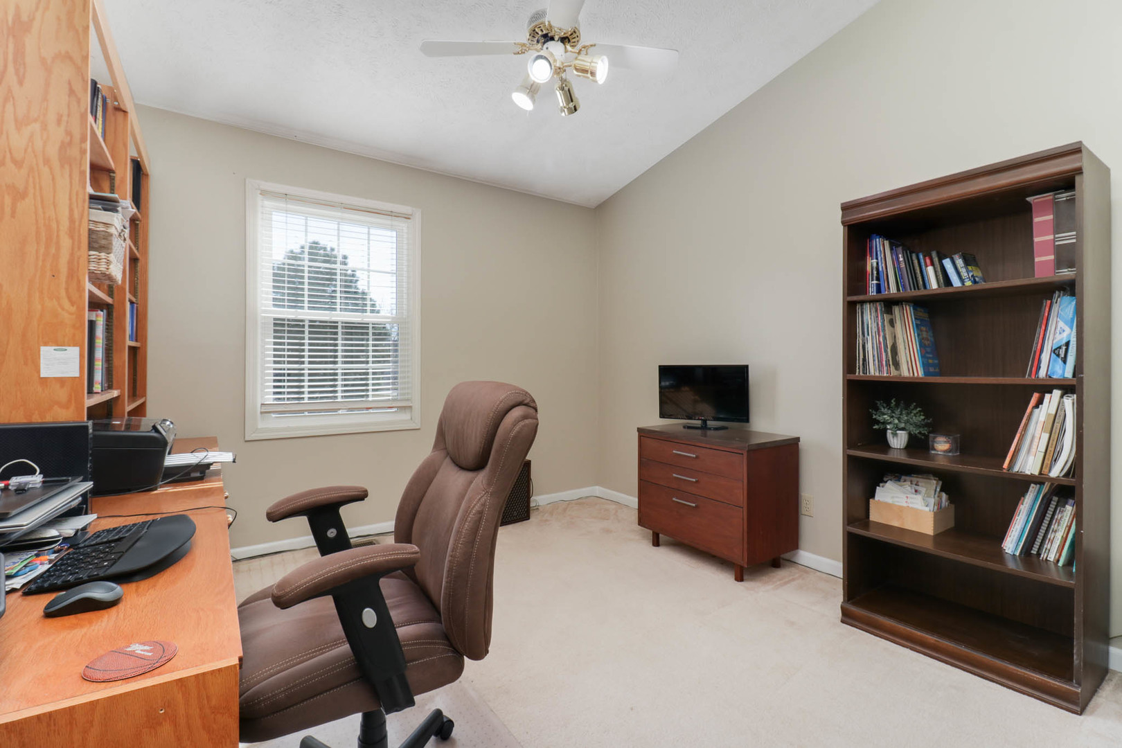 2739 Arrowhead Drive, Bloomington, IL 61704