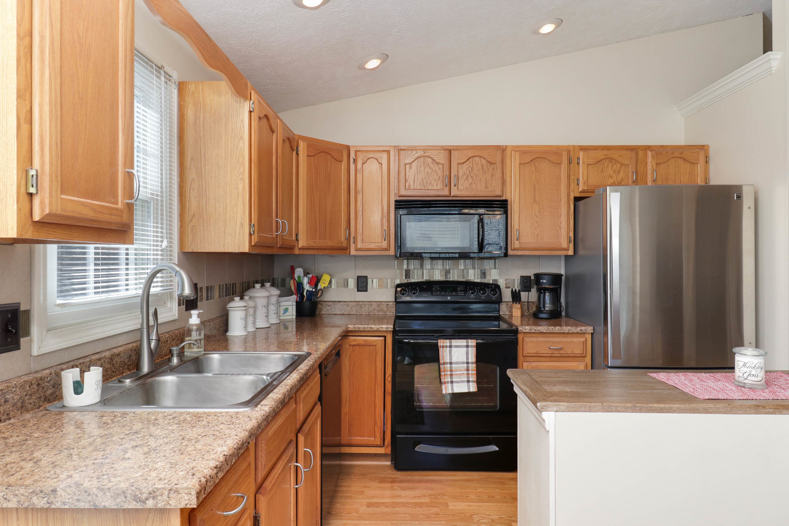 2739 Arrowhead Drive, Bloomington, IL 61704