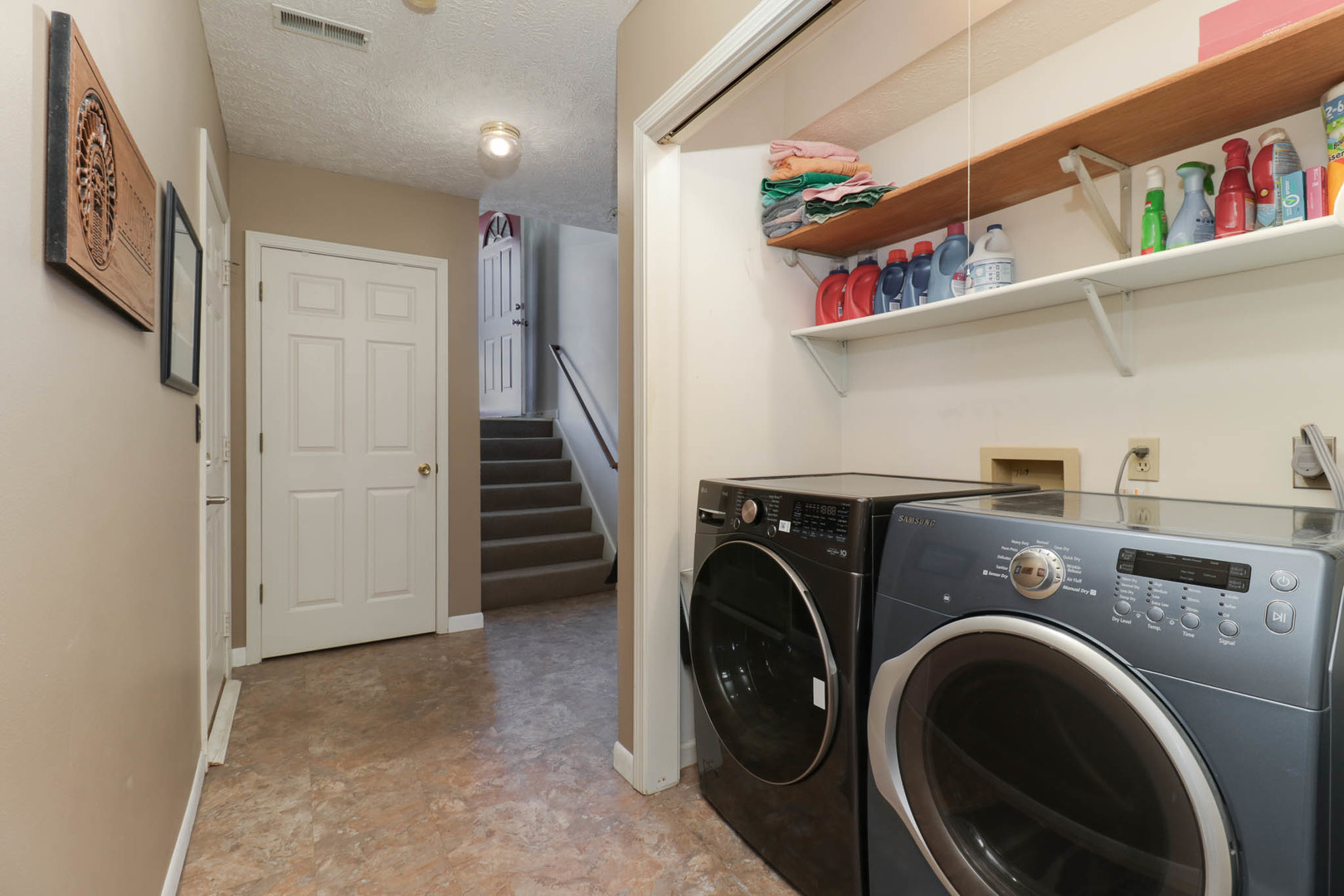 2739 Arrowhead Drive, Bloomington, IL 61704