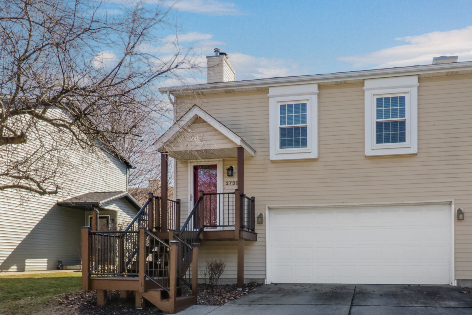 2739 Arrowhead Drive, Bloomington, IL 61704