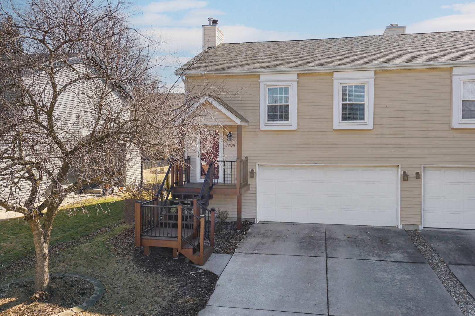 2739 Arrowhead Drive, Bloomington, IL 61704