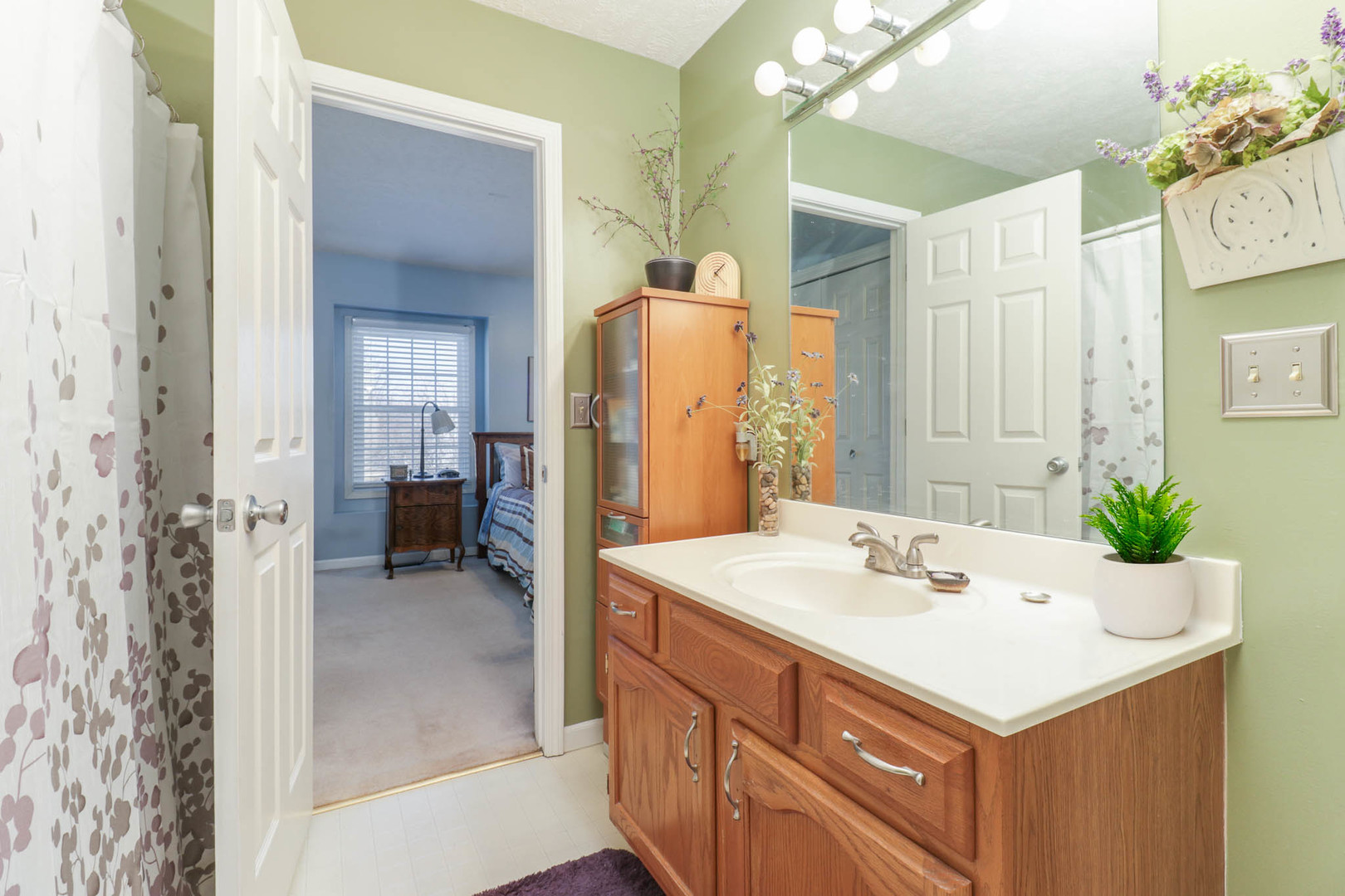 2739 Arrowhead Drive, Bloomington, IL 61704