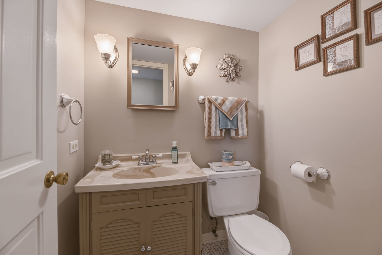 1615 S Harvard Avenue, Arlington Heights, IL 60005