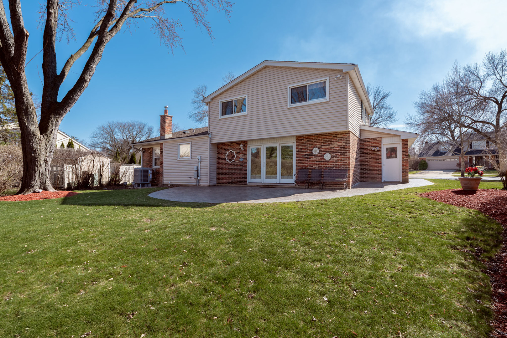 1615 S Harvard Avenue, Arlington Heights, IL 60005