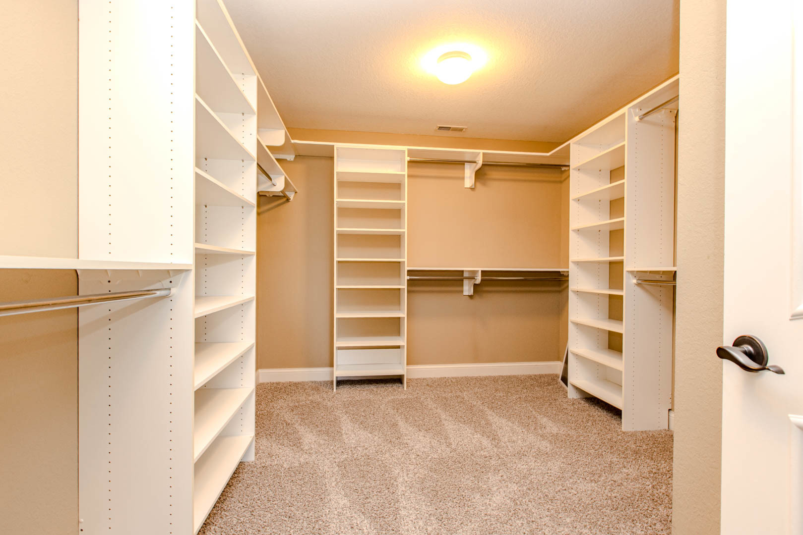 59 STONEBROOK Court, Bloomington, IL 61704