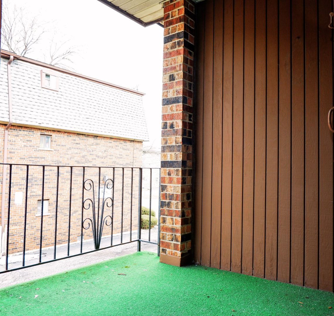 9832 Nottingham Avenue #10, Chicago Ridge, IL 60415