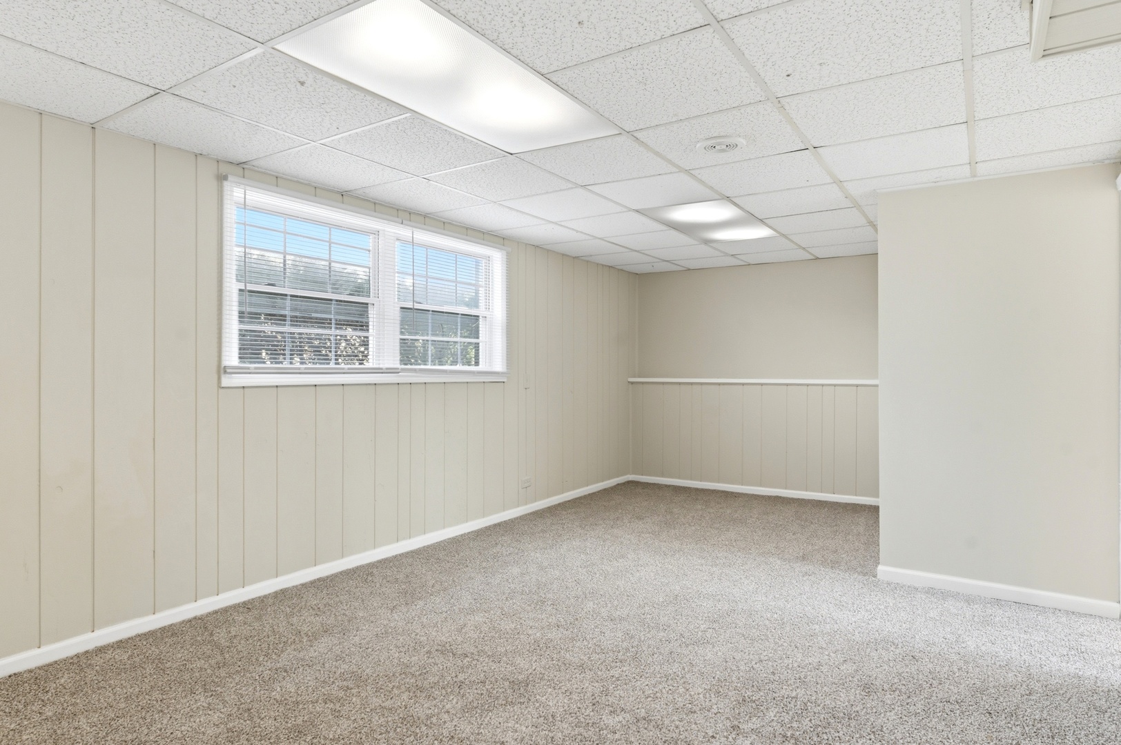 16419 Woodlawn West Avenue, South Holland, IL 60473