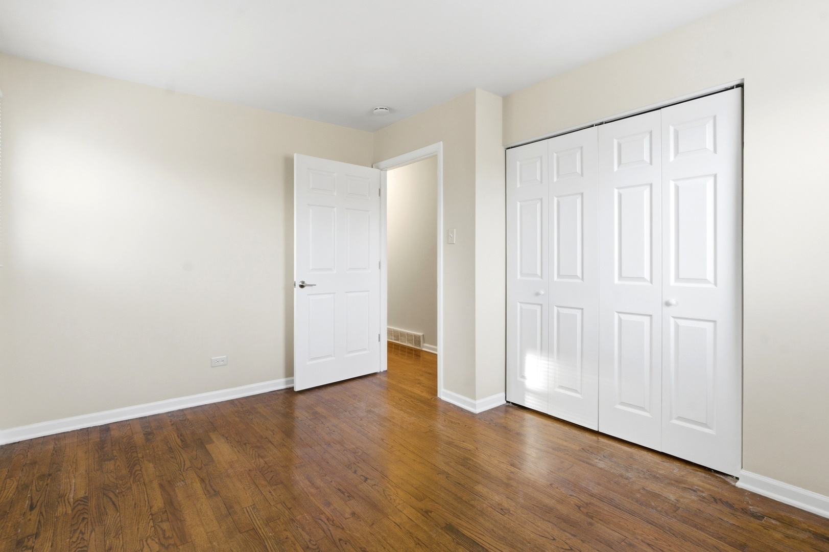 16419 Woodlawn West Avenue, South Holland, IL 60473