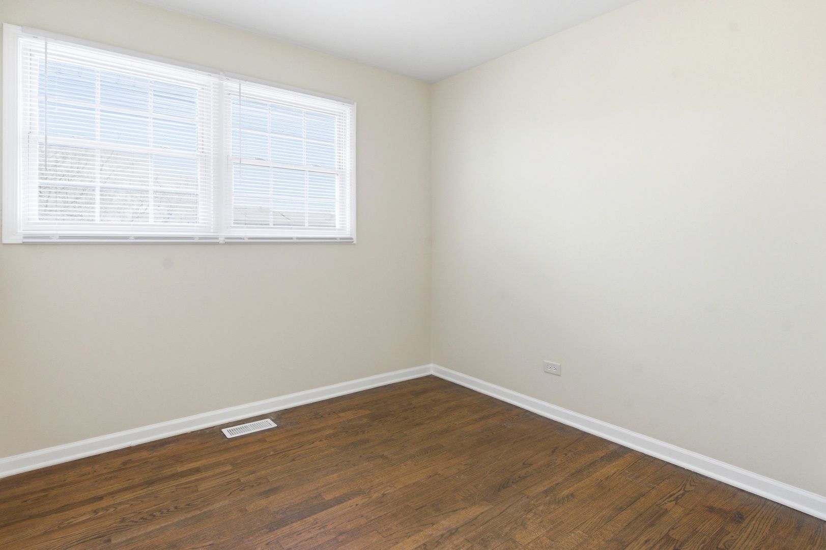 16419 Woodlawn West Avenue, South Holland, IL 60473