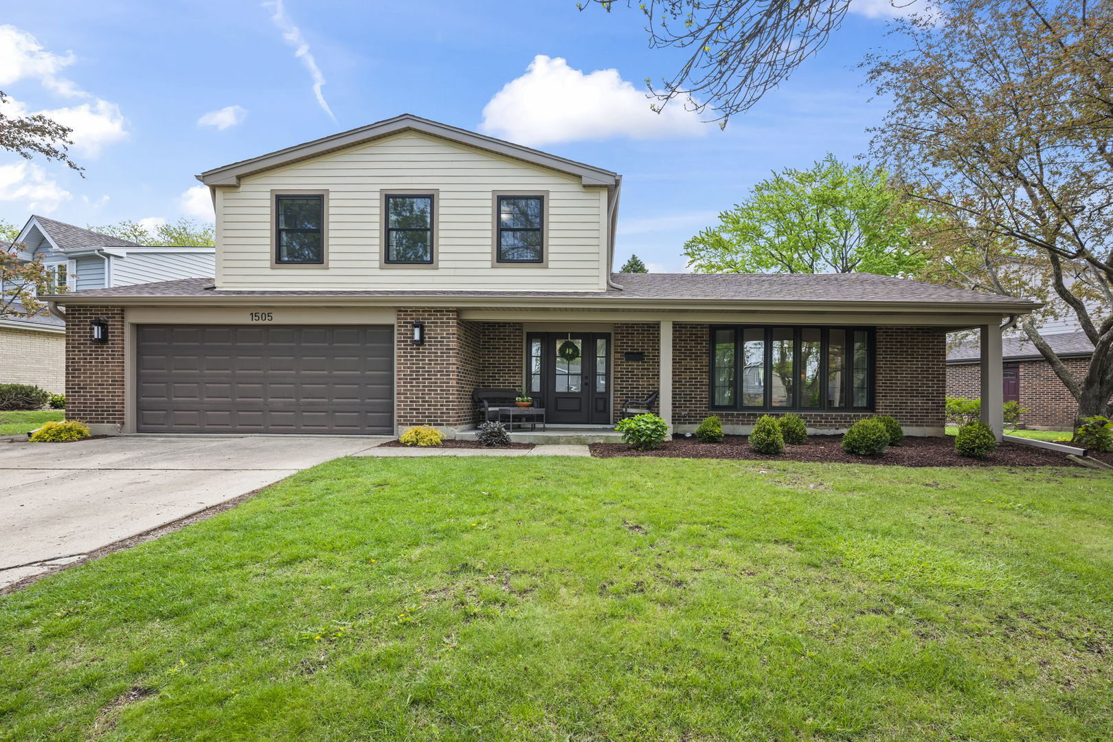 1505 S Kennicott Avenue, Arlington Heights, IL 60005