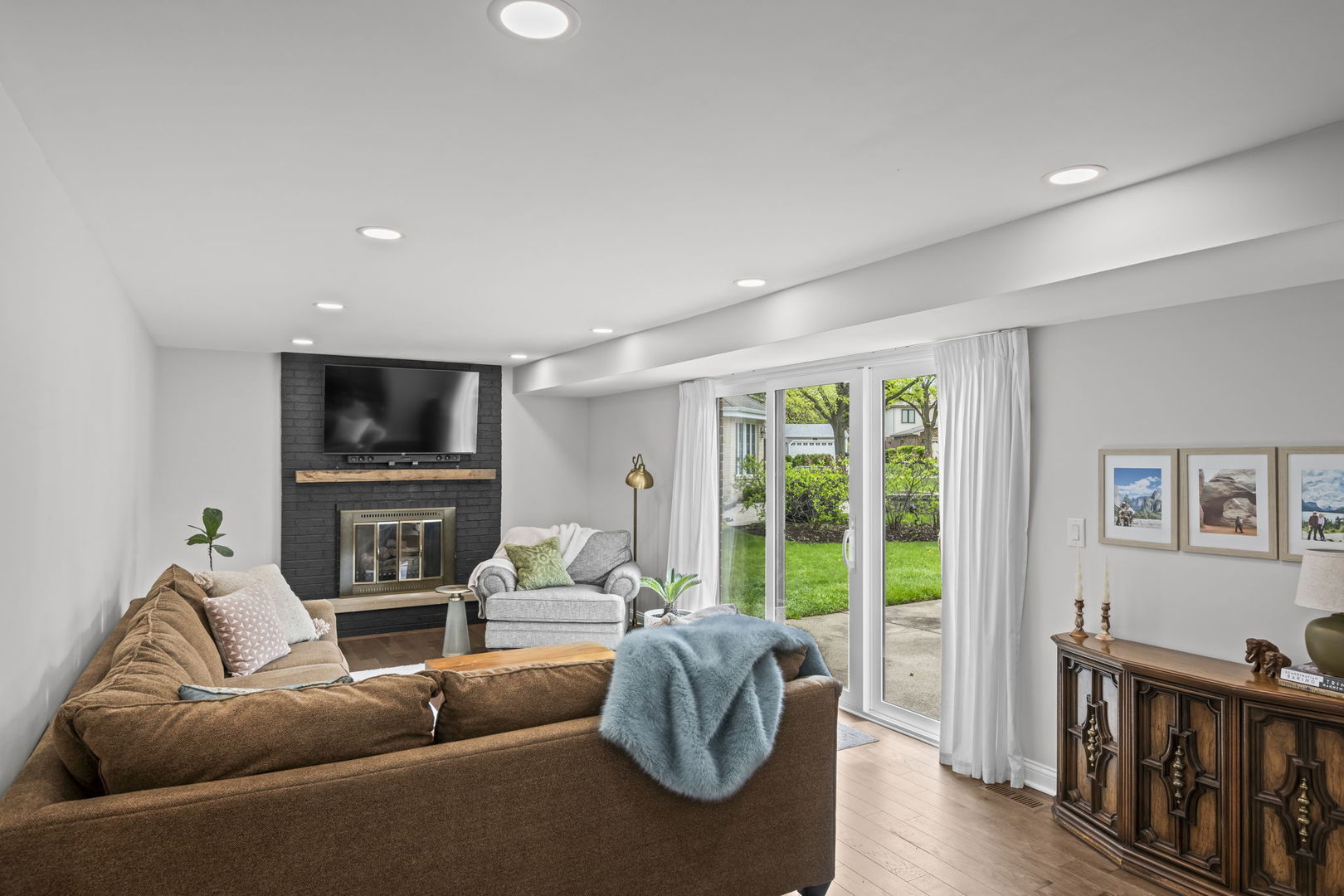 1505 S Kennicott Avenue, Arlington Heights, IL 60005