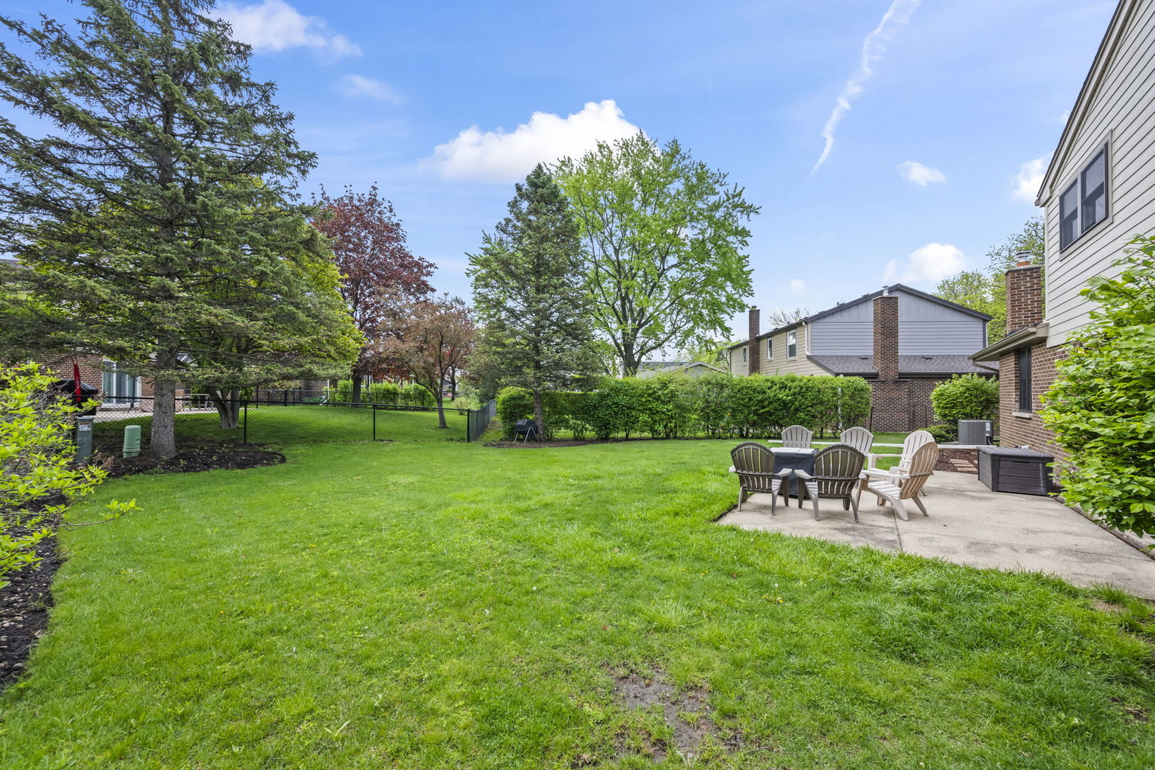 1505 S Kennicott Avenue, Arlington Heights, IL 60005