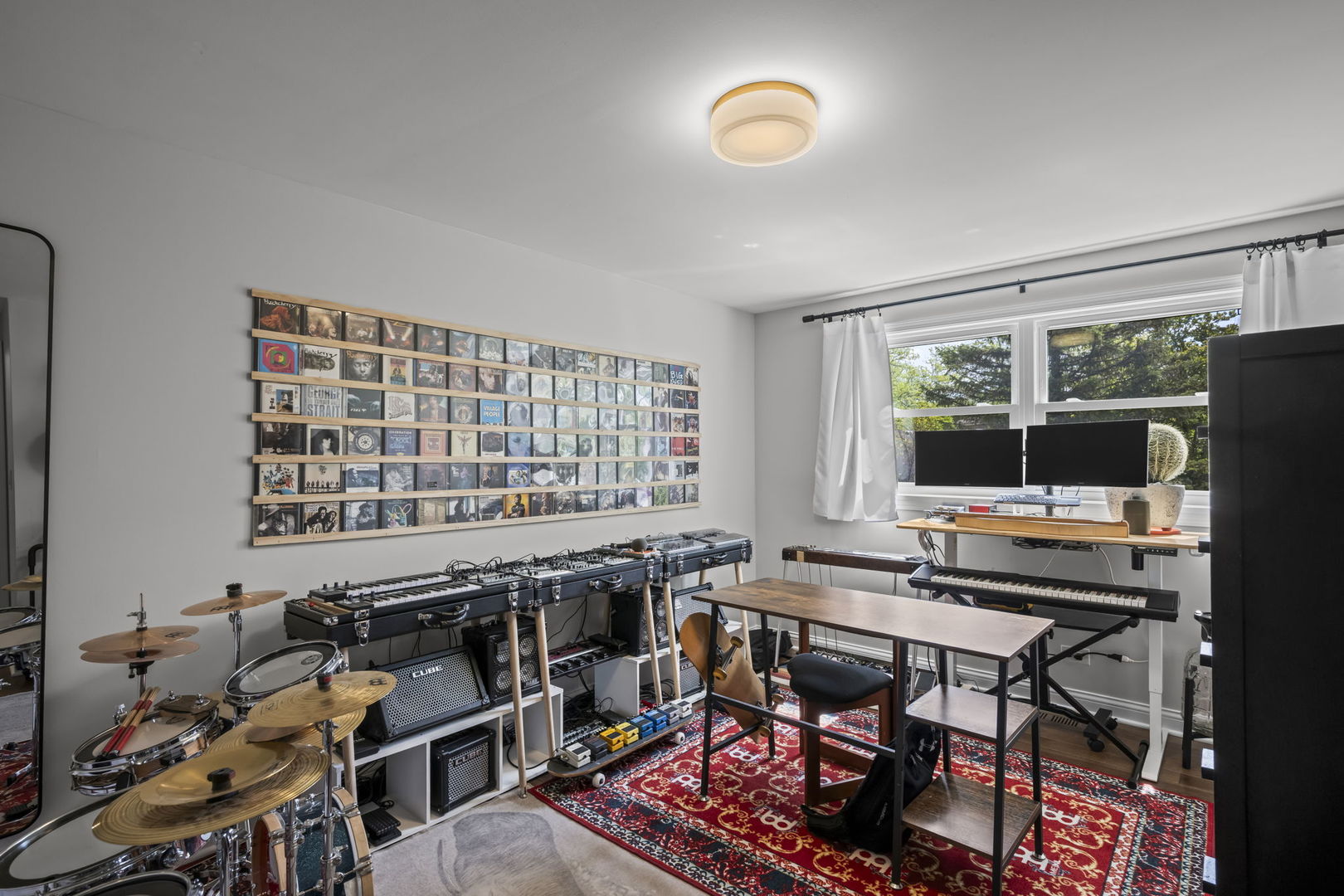 1505 S Kennicott Avenue, Arlington Heights, IL 60005