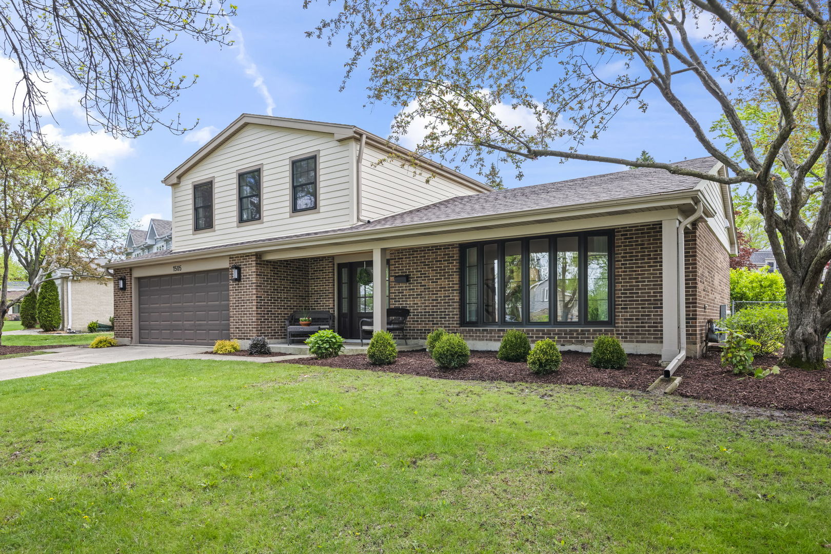 1505 S Kennicott Avenue, Arlington Heights, IL 60005