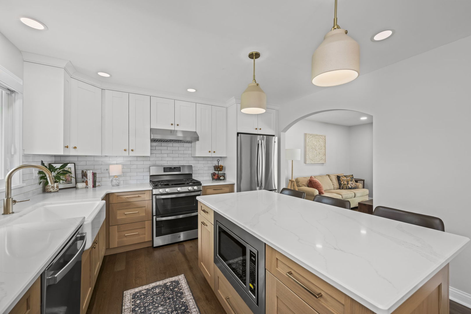 1505 S Kennicott Avenue, Arlington Heights, IL 60005