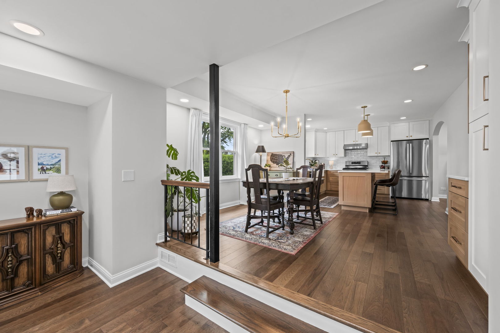 1505 S Kennicott Avenue, Arlington Heights, IL 60005