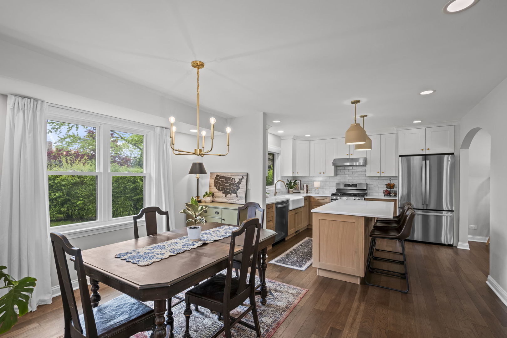 1505 S Kennicott Avenue, Arlington Heights, IL 60005