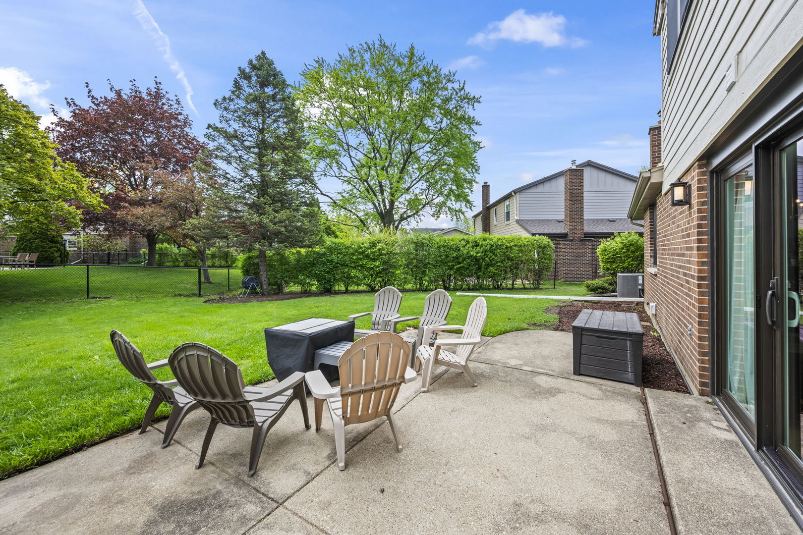 1505 S Kennicott Avenue, Arlington Heights, IL 60005