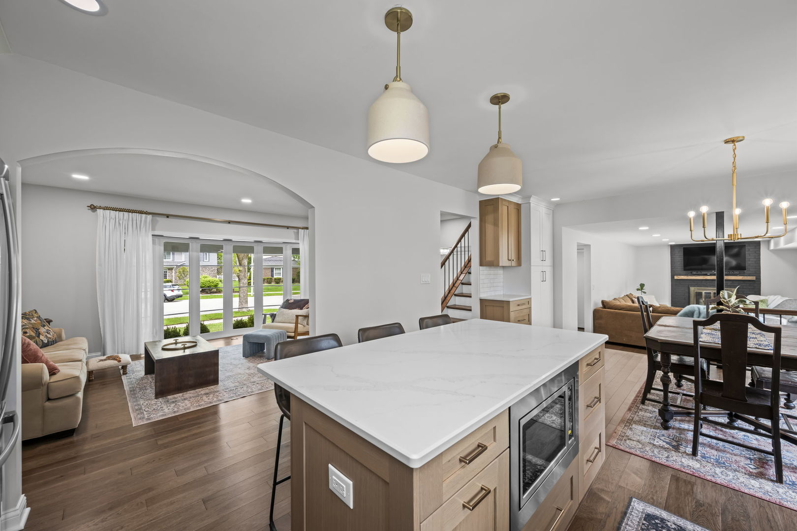 1505 S Kennicott Avenue, Arlington Heights, IL 60005