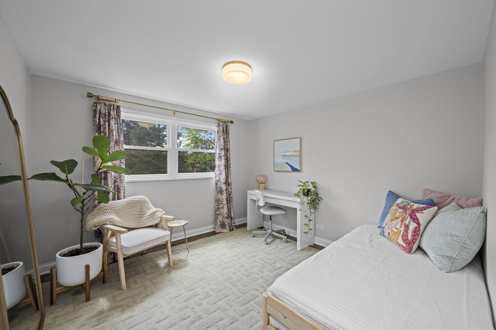 1505 S Kennicott Avenue, Arlington Heights, IL 60005