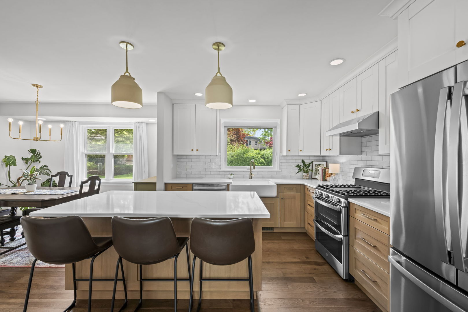 1505 S Kennicott Avenue, Arlington Heights, IL 60005