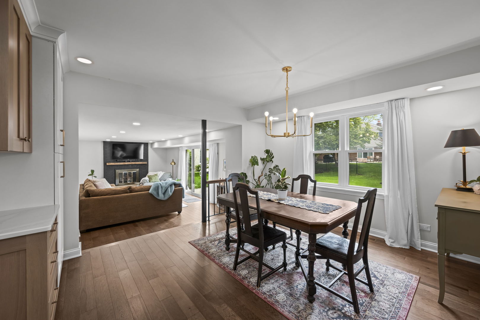 1505 S Kennicott Avenue, Arlington Heights, IL 60005