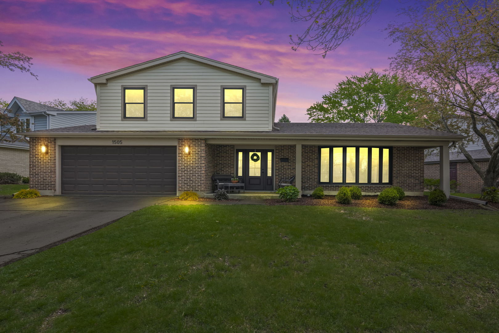 1505 S Kennicott Avenue, Arlington Heights, IL 60005