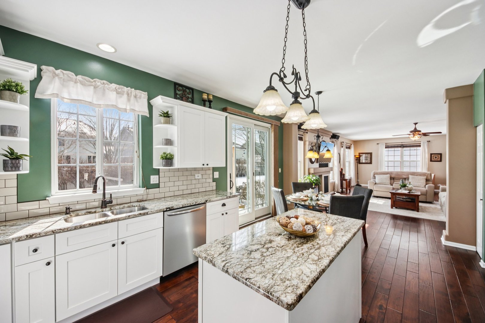 1195 Hadley Circle, Gurnee, IL 60031