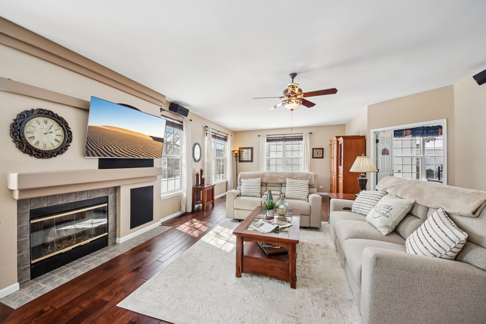 1195 Hadley Circle, Gurnee, IL 60031