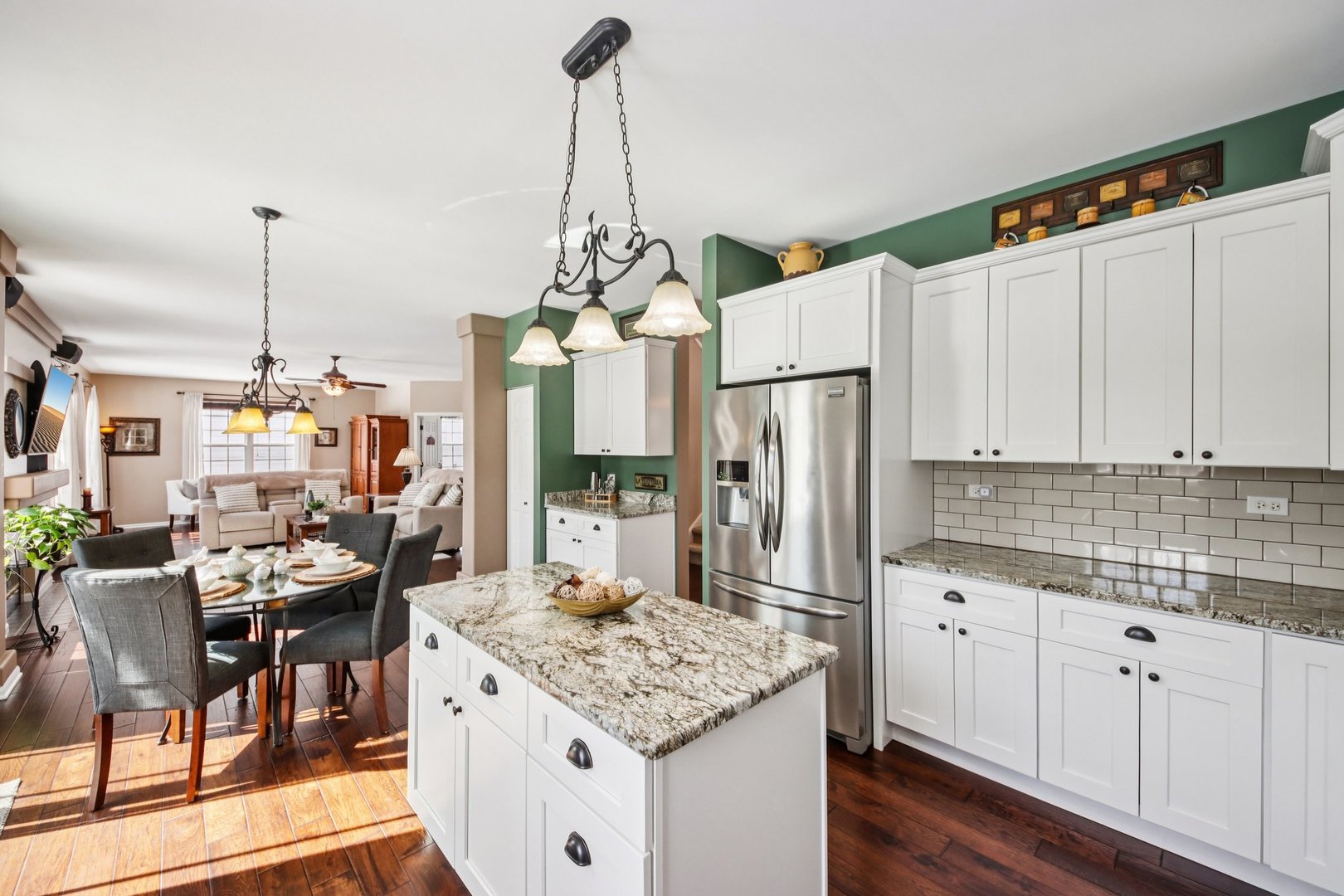 1195 Hadley Circle, Gurnee, IL 60031