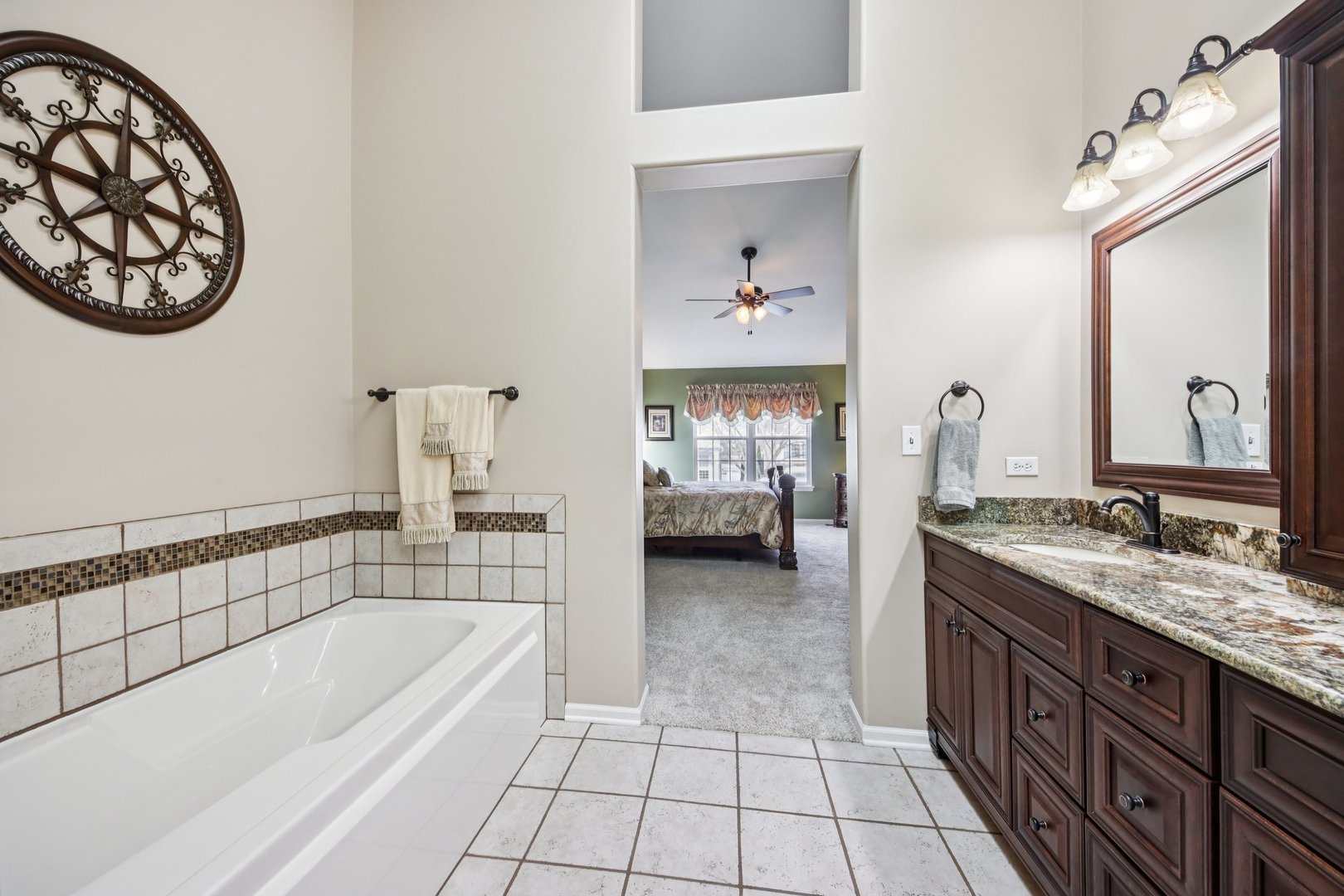 1195 Hadley Circle, Gurnee, IL 60031