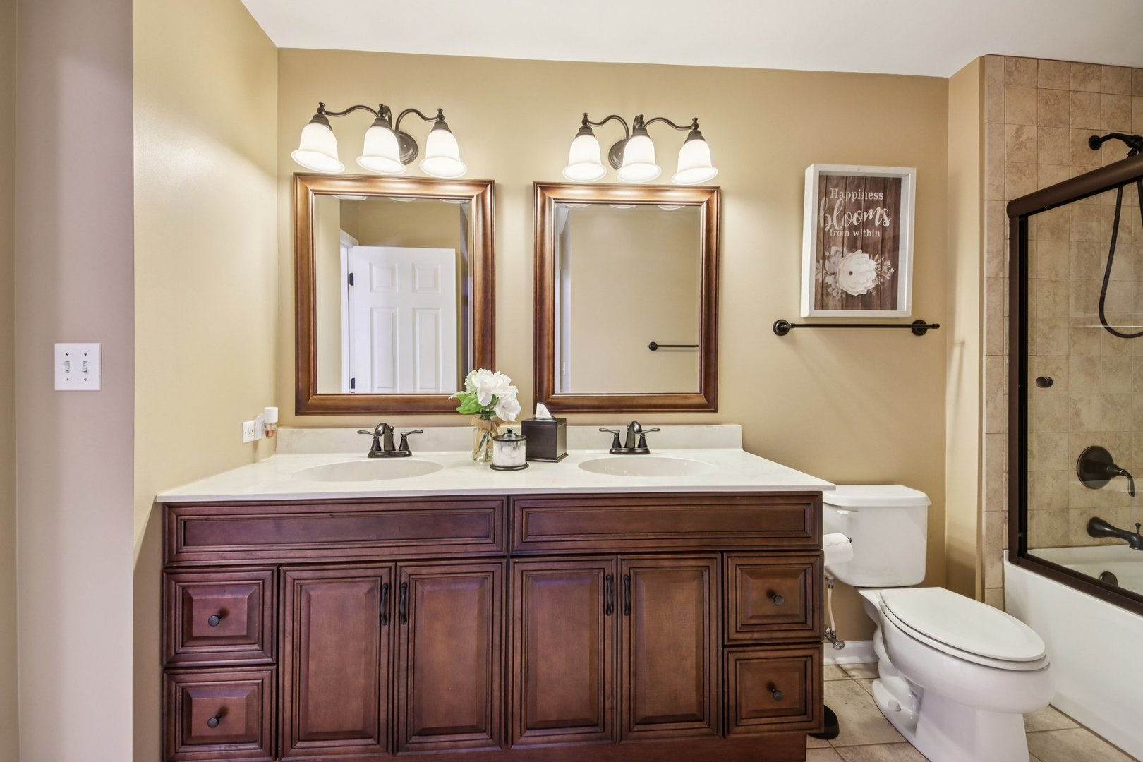 1195 Hadley Circle, Gurnee, IL 60031