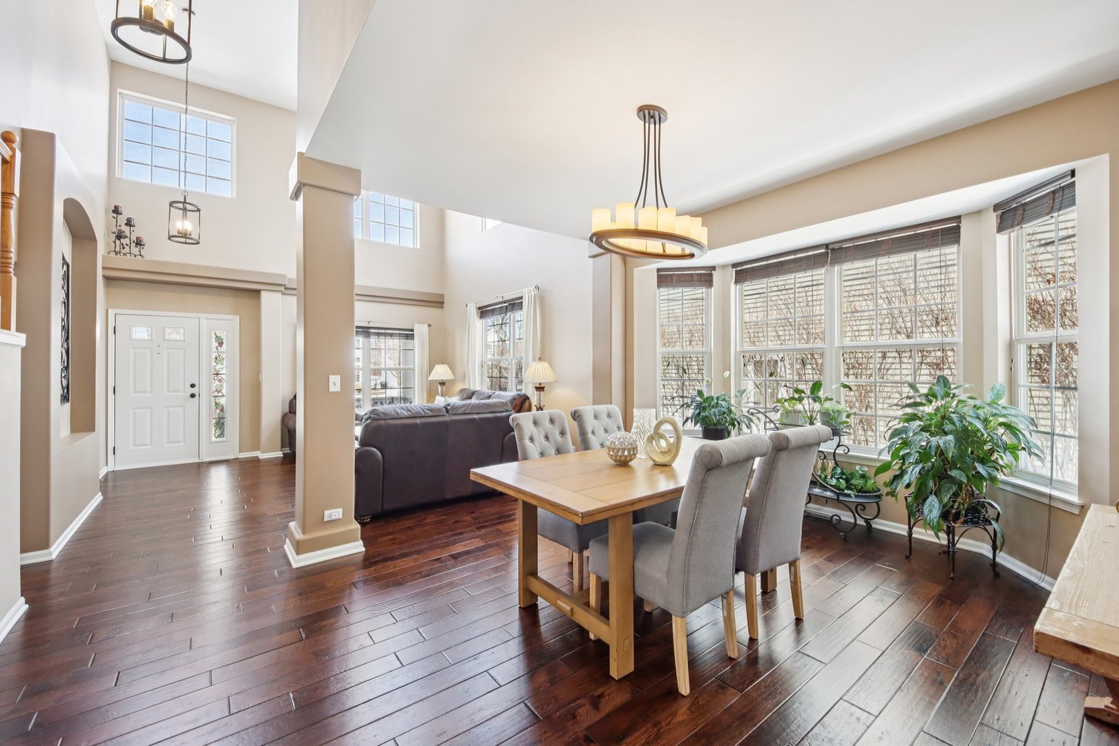 1195 Hadley Circle, Gurnee, IL 60031