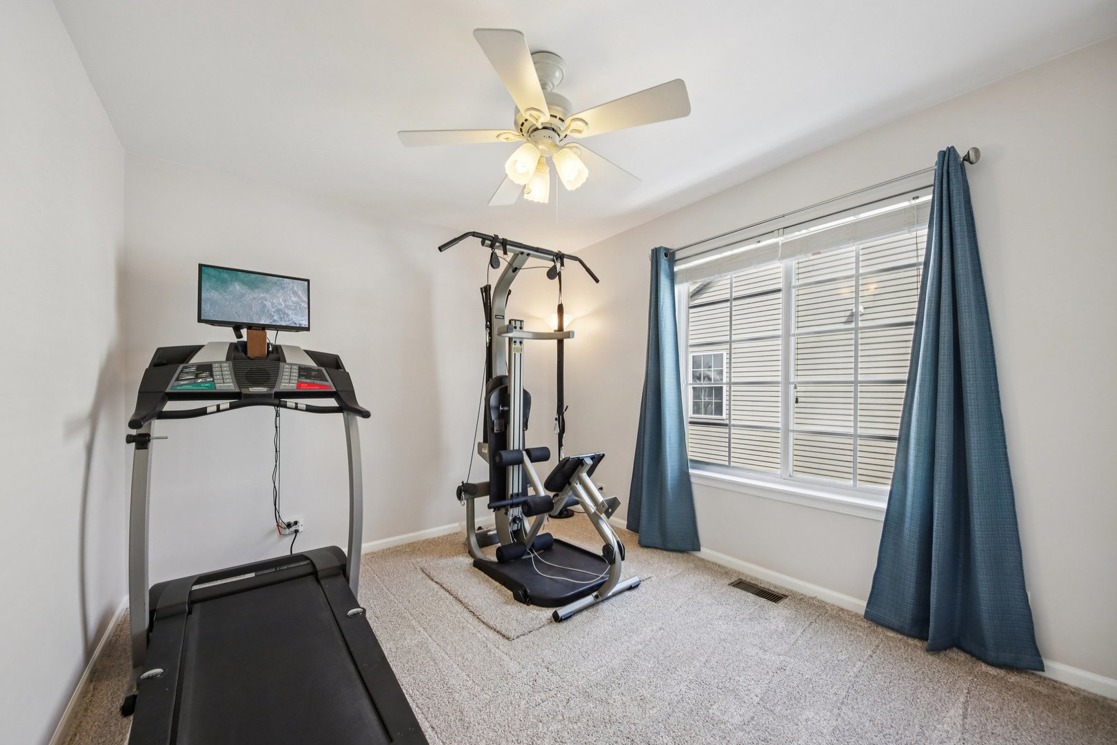 1195 Hadley Circle, Gurnee, IL 60031