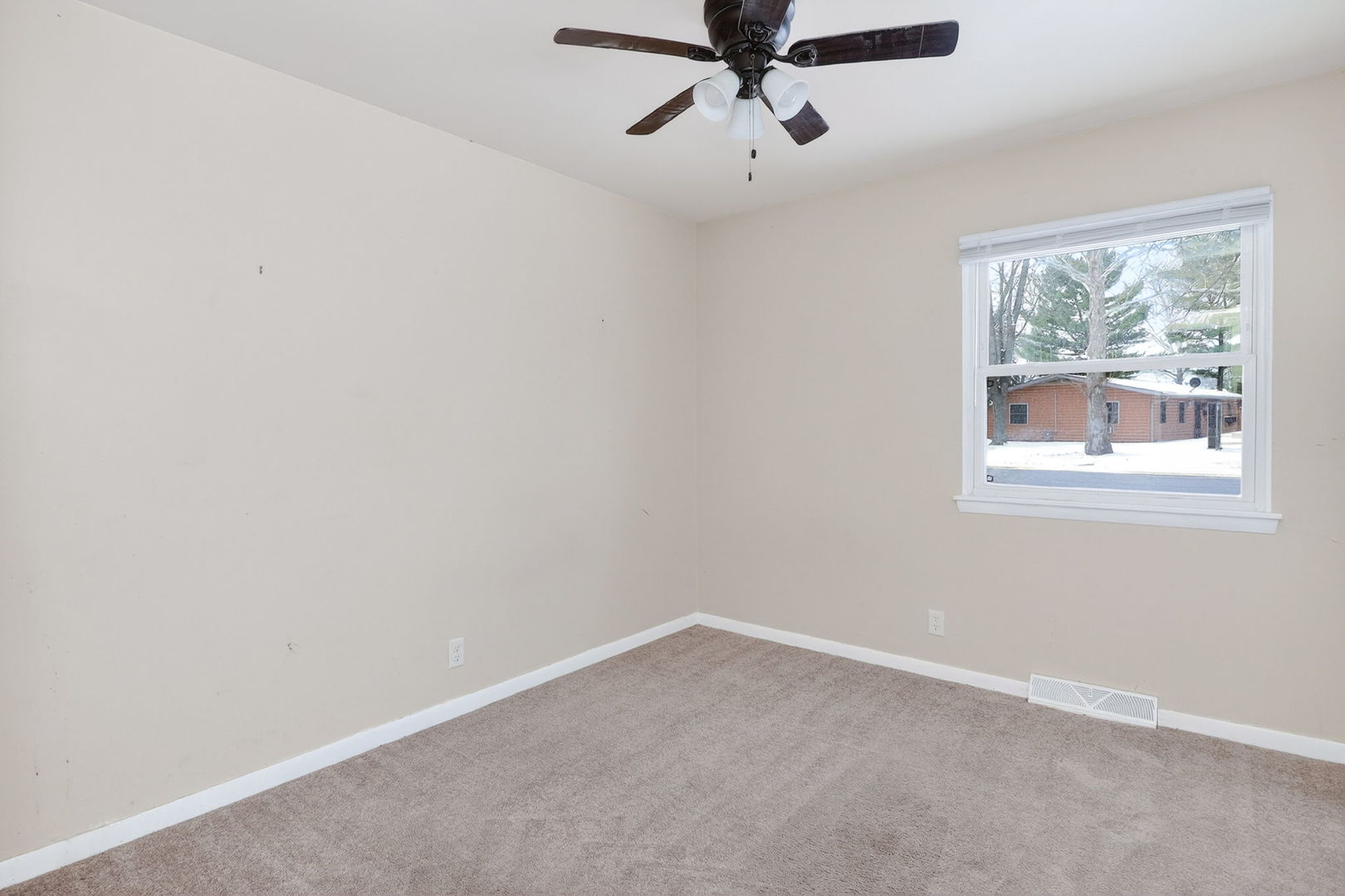 86 Circle Drive, Montgomery, IL 60538