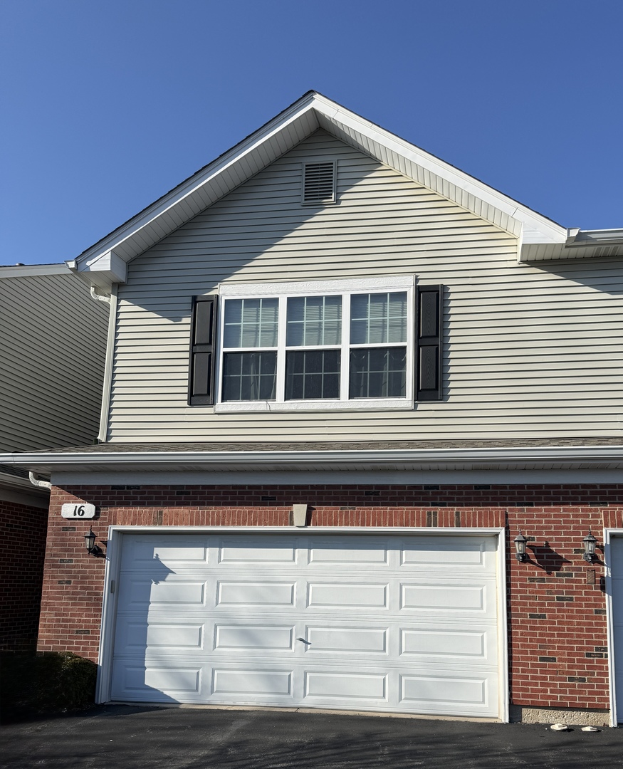 16 Black Oak Court, Bolingbrook, IL 60490