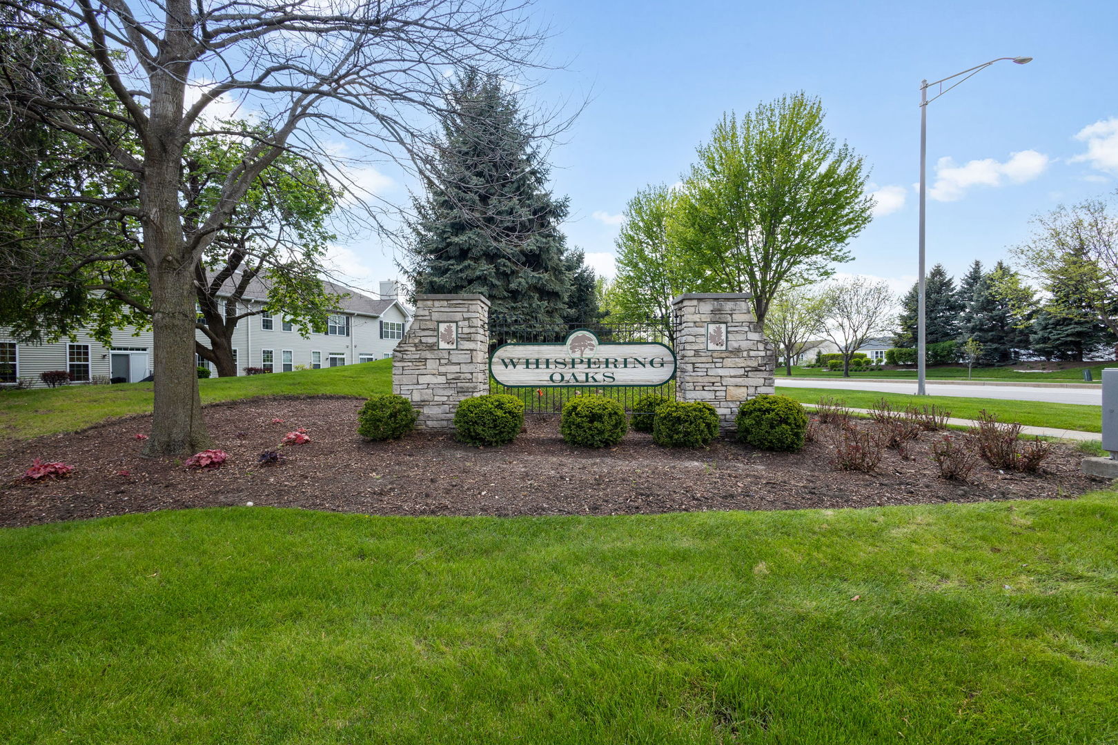 16 Black Oak Court, Bolingbrook, IL 60490