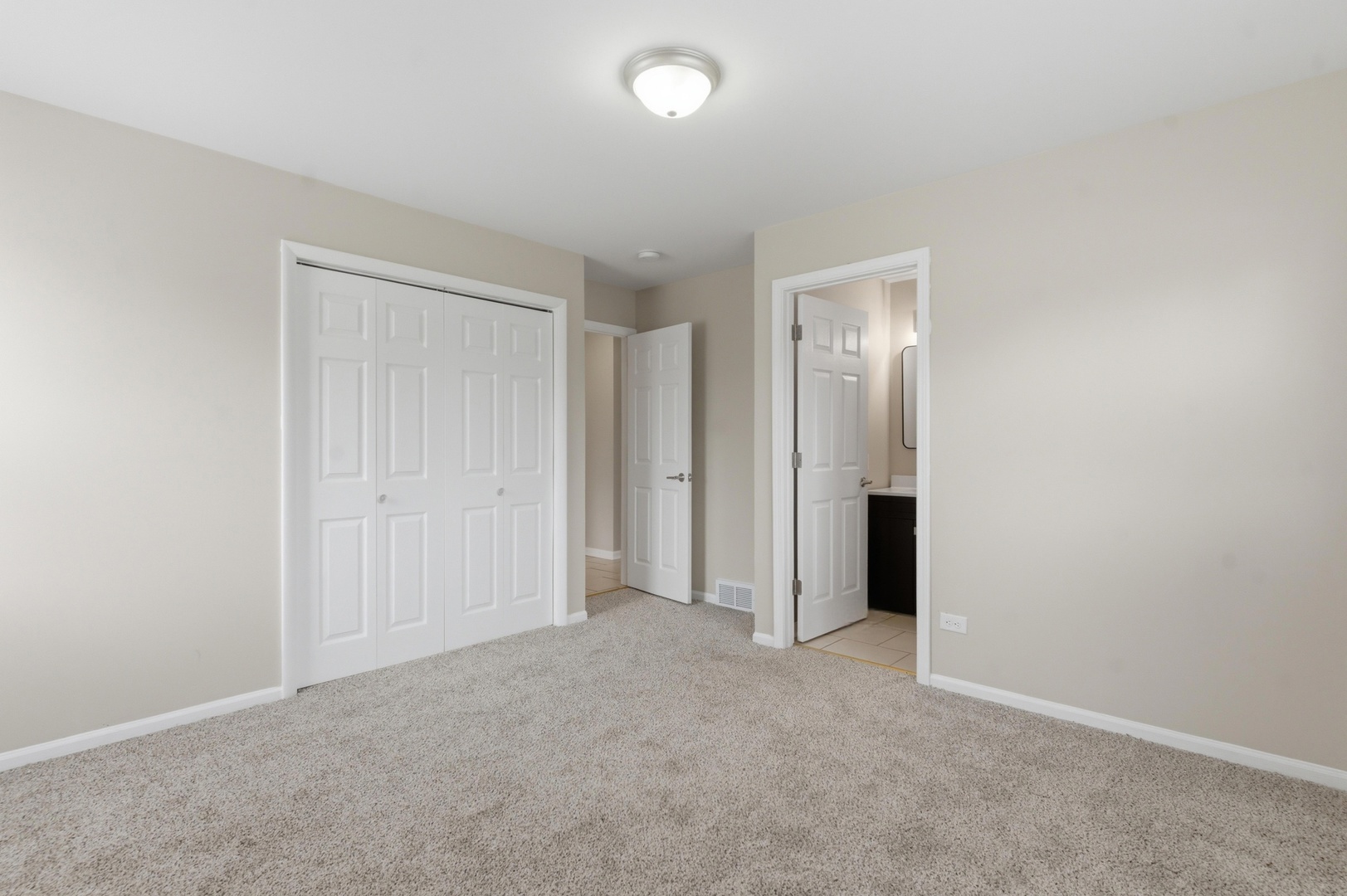 796 E 163rd Street, South Holland, IL 60473