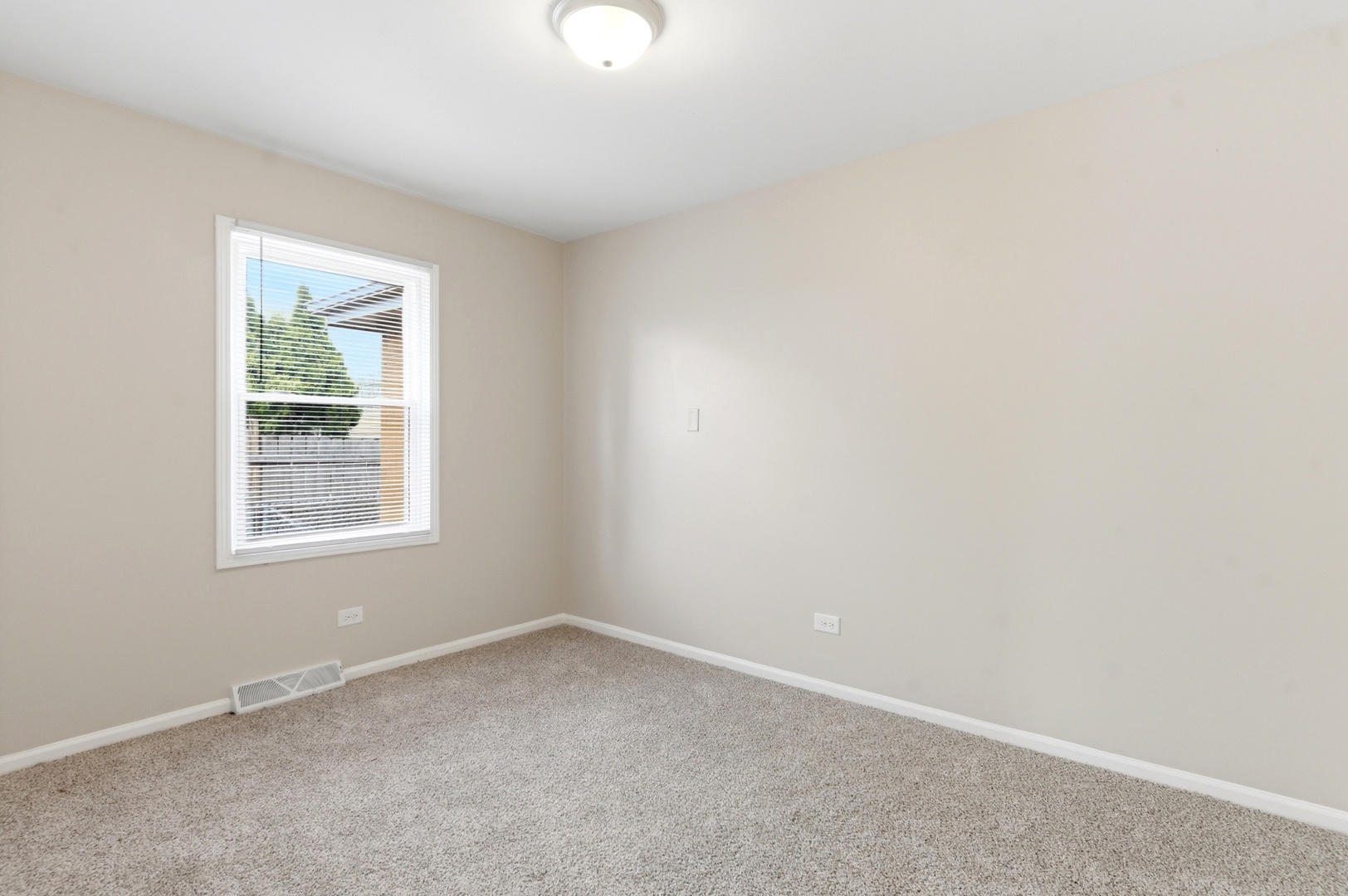 796 E 163rd Street, South Holland, IL 60473