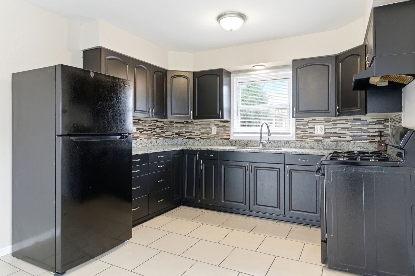 796 E 163rd Street, South Holland, IL 60473