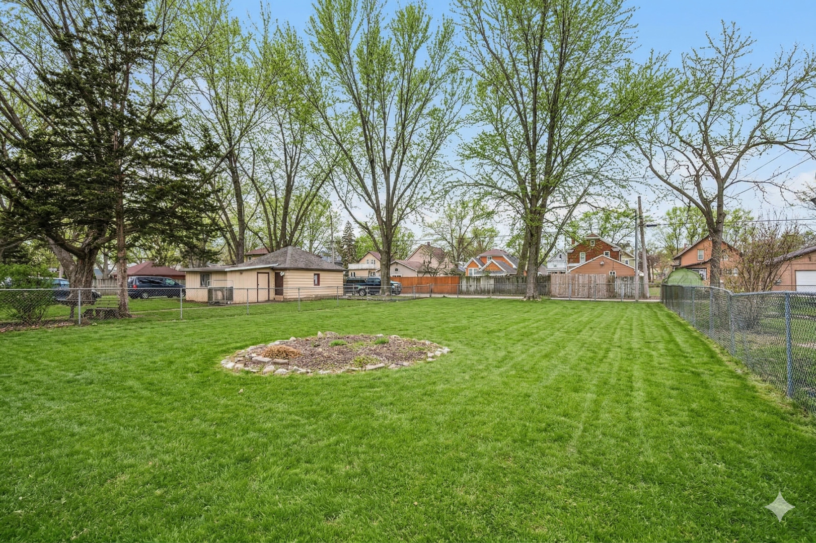 819 Pearl Street, Aurora, IL 60505