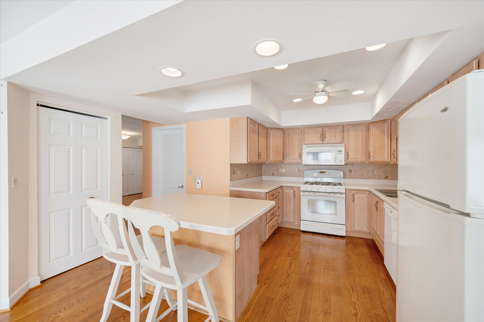 475 Sarah Court, Wood Dale, IL 60191