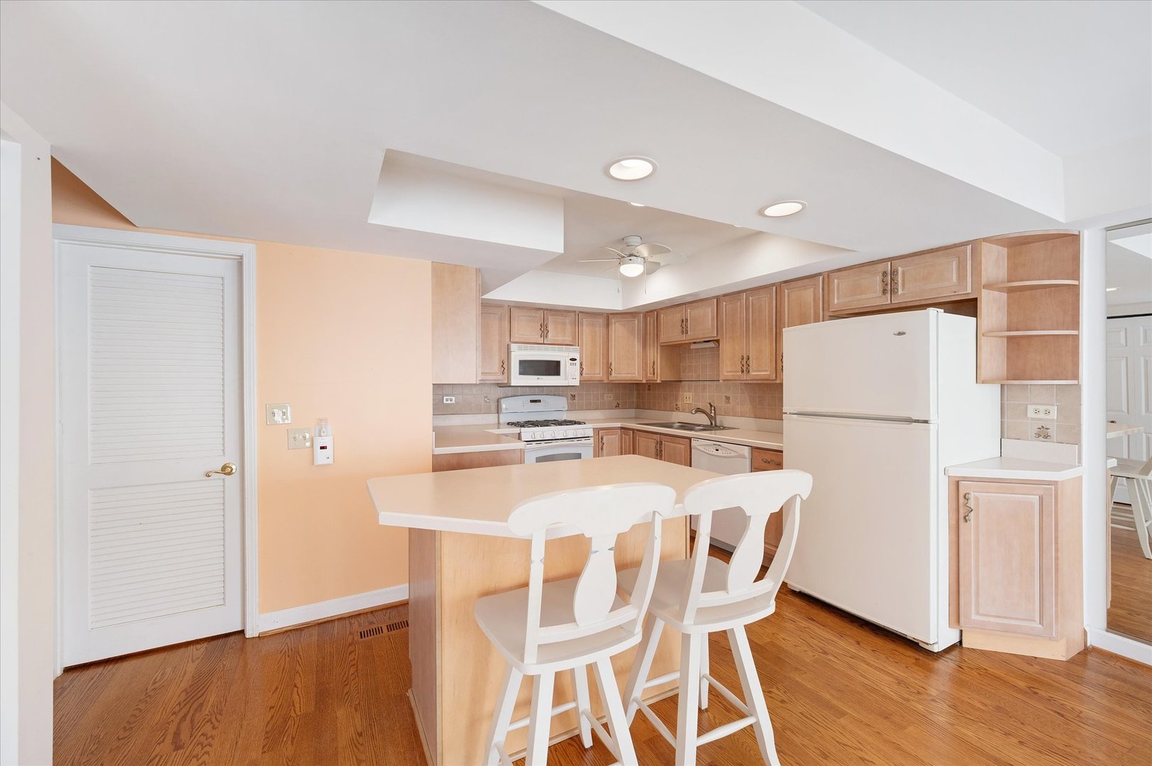 475 Sarah Court, Wood Dale, IL 60191