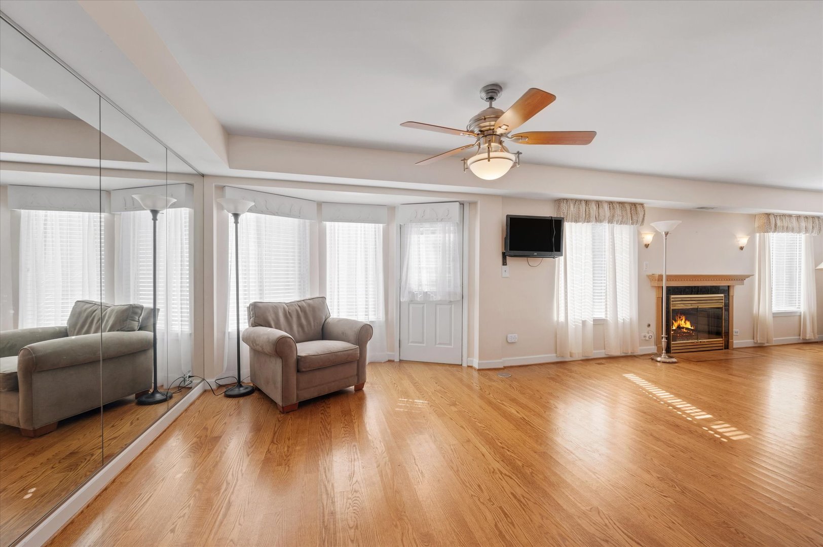 475 Sarah Court, Wood Dale, IL 60191