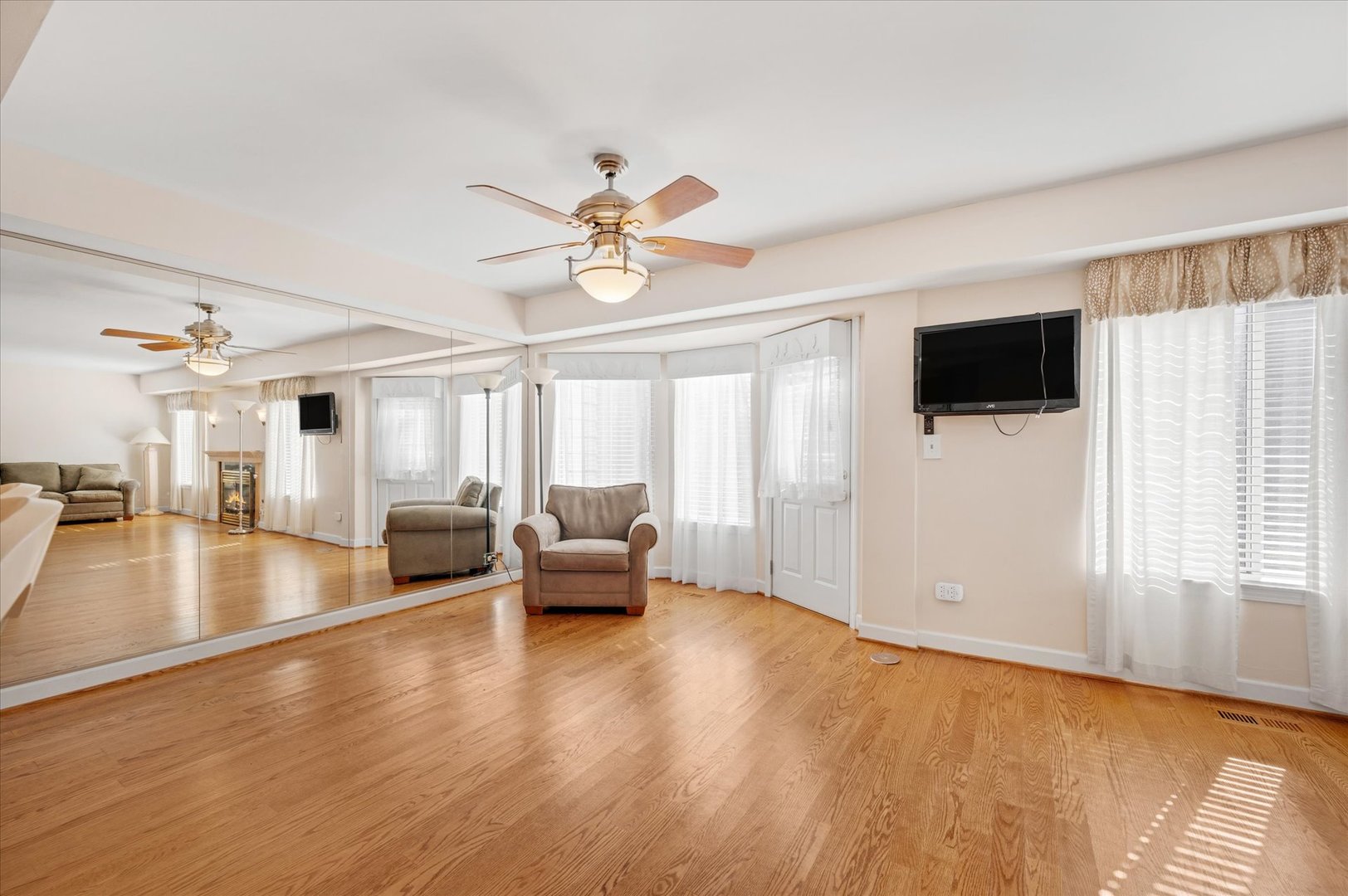 475 Sarah Court, Wood Dale, IL 60191