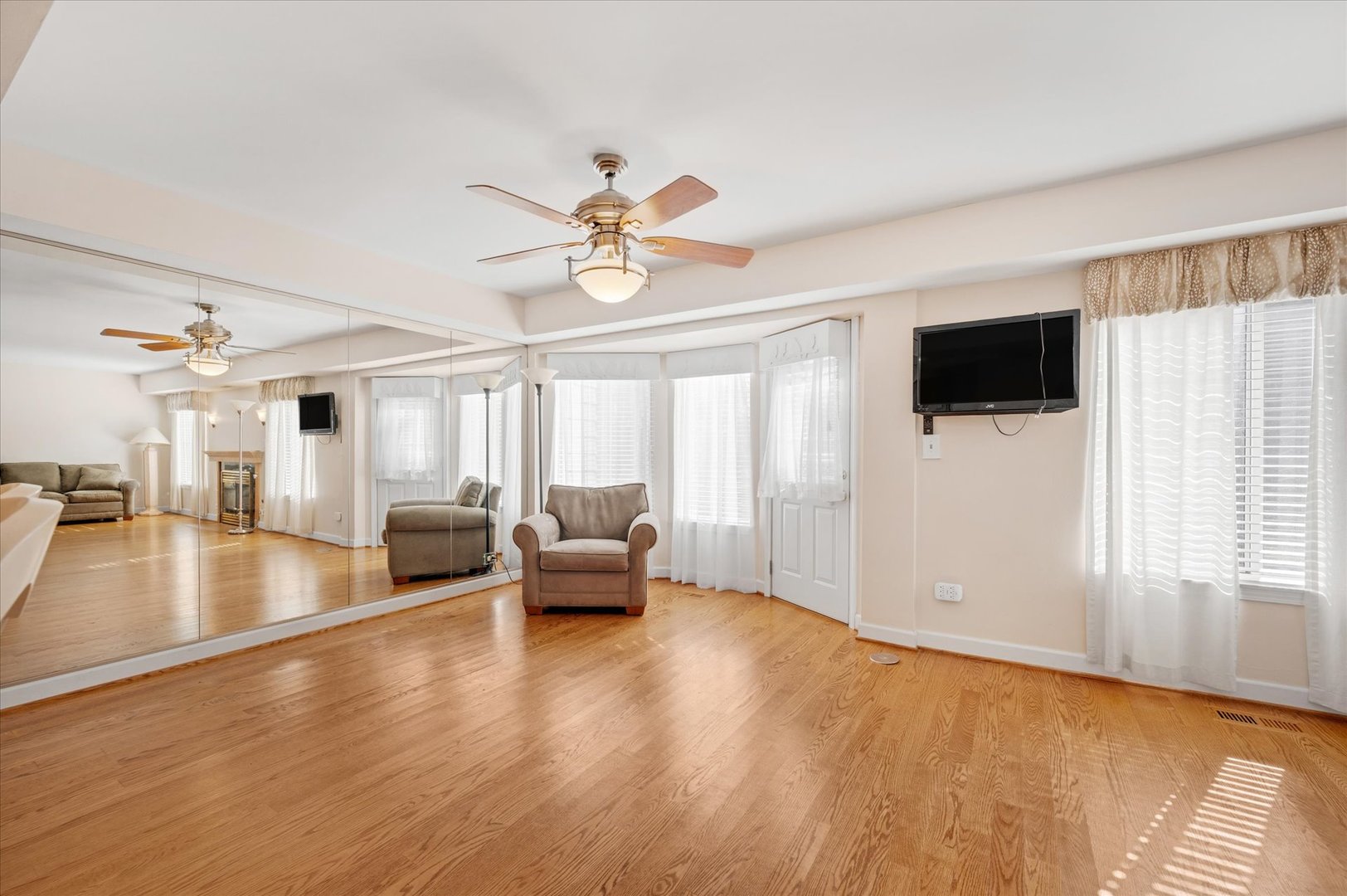 475 Sarah Court, Wood Dale, IL 60191